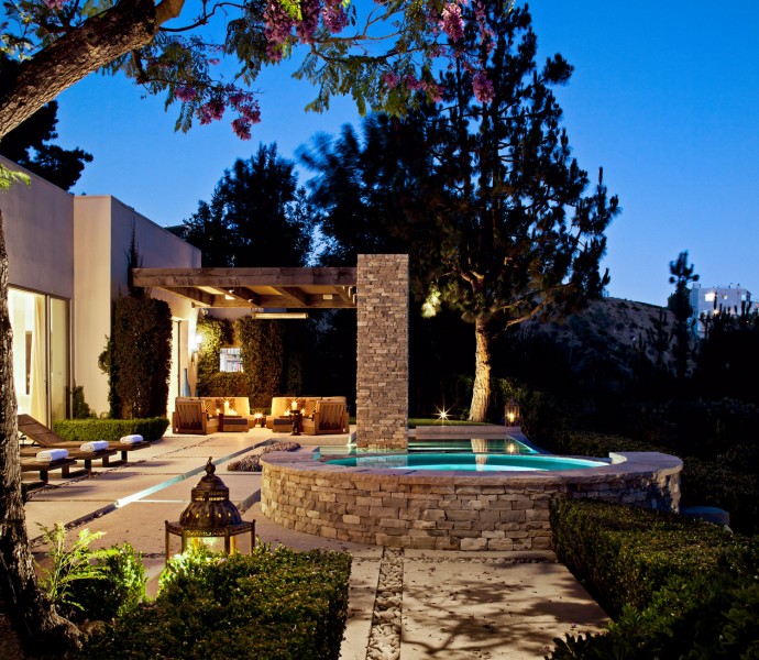 Дом дизайнера Брэдли Байу на Голливудских холмах в Лос-Анджелесе