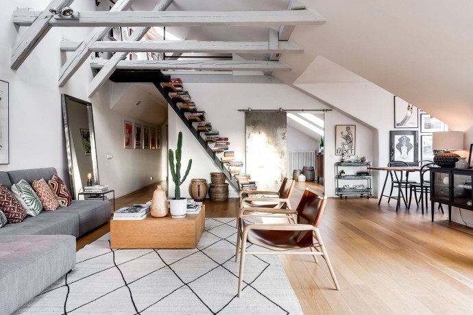 Мансардная квартира-лофт площадью 150 м2 в Стокгольме