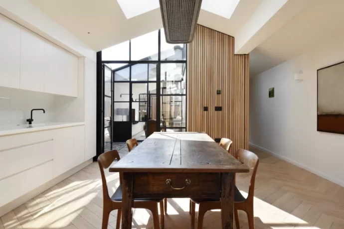 Бывший дровяной сарай в Лондоне, превращённый в жилой дом