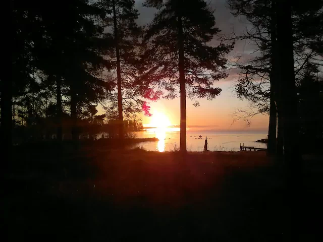 Идиллический коттедж на берегу озера в Ваала, Финляндия