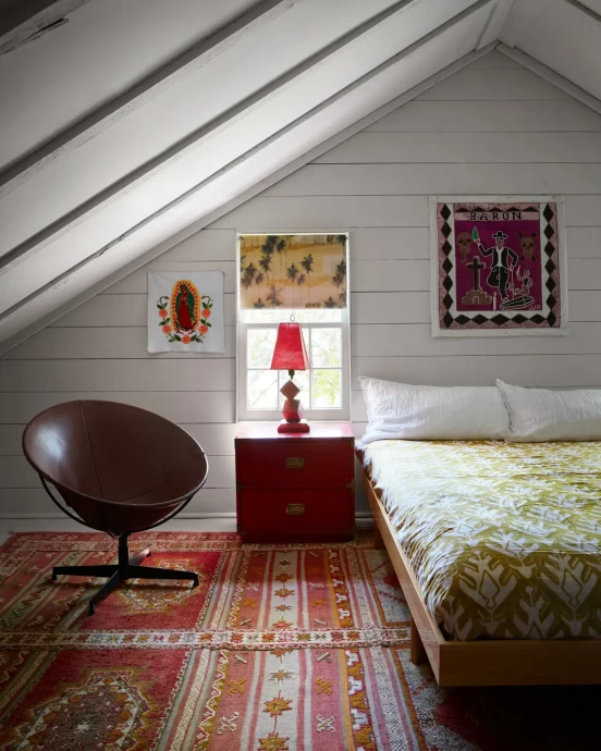 190-летний дом художницы Синди Шерман на курорте Саратога-Спрингс, штат Нью-Йорк