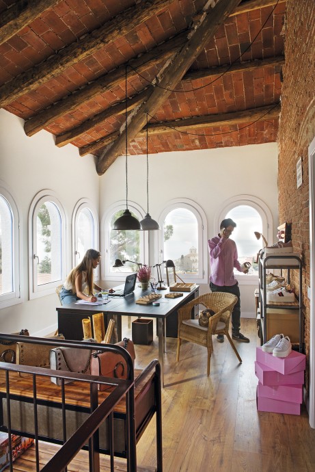 Дом пары молодых предпринимателей в провинции Барселона