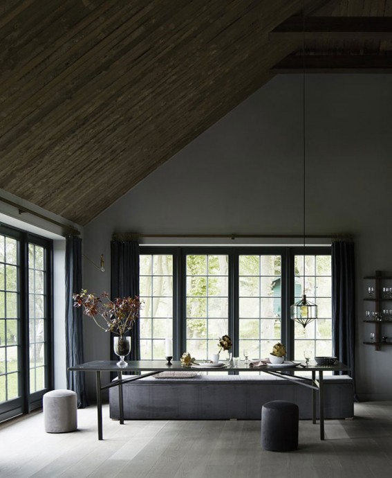 Дом у озера, оформленный дизайнерами датского бренда Tine K Home