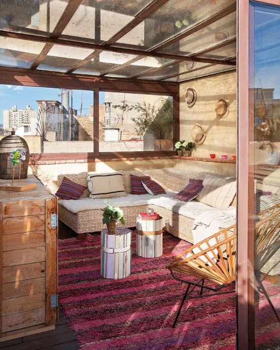 Квартира с просторной террасой в Барселоне