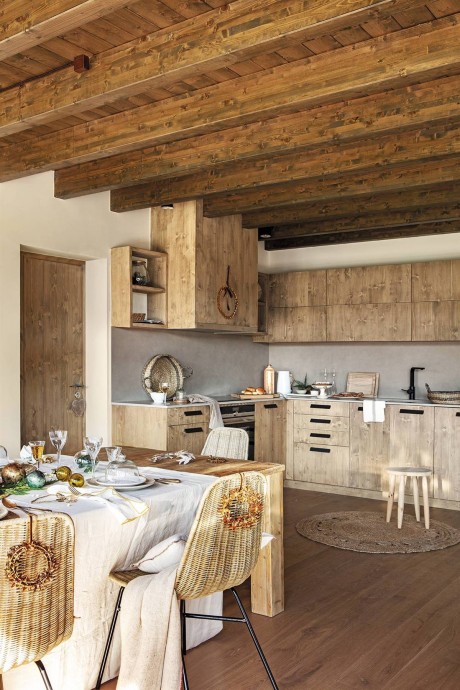 Деревянный дом в испанских Пиренеях