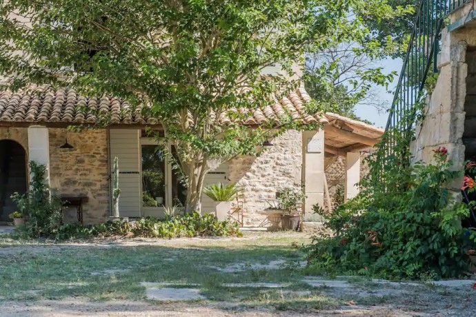 Каменный дом и пристройка к нему в Провансе