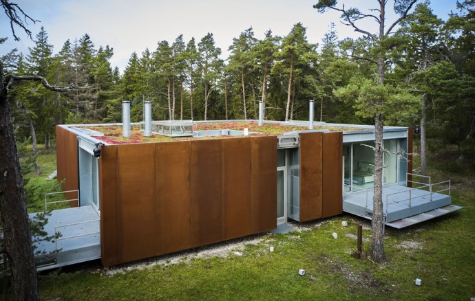 Дом из стали площадью 500 м2 в природном заповеднике на острове Готланд, Швеция