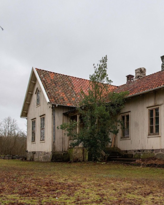 Бывшая школа недалеко от городка Кальмар (Швеция), превращённая в жилой дом