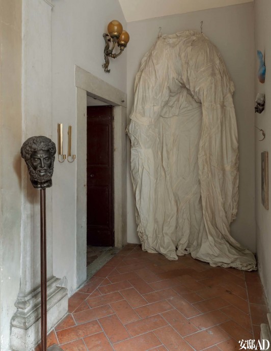 Дом молодого коллекционера Эдоардо Монти в Брешии, Италия
