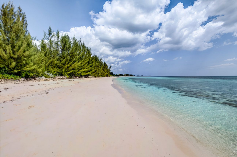 Классический багамский пляжный дом