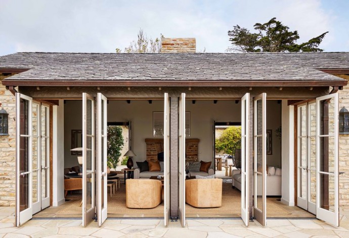 Дом дизайнера Майкла Эллисона в прибрежном поселке Пеббл-Бич, Калифорния