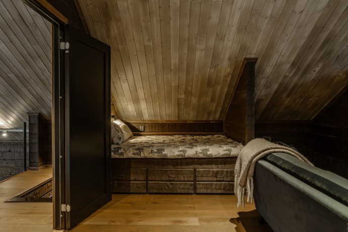 Традиционный деревянный дом в горах Швеции (155 м2)