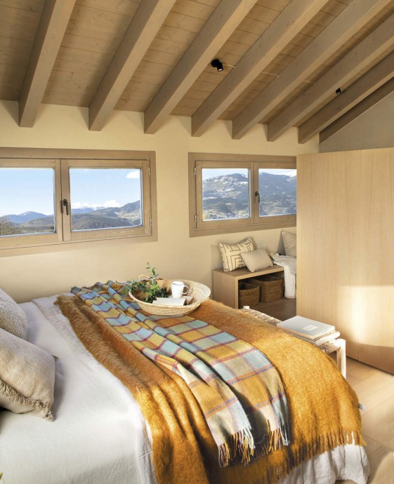Современный дом в местечке Альп, Жирона, Испания