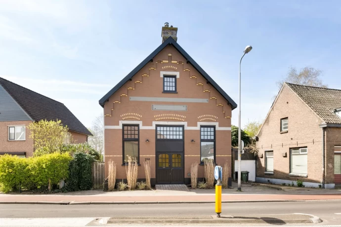 Превращённая в жилой дом бывшая музыкальная школа 1910 года в Нидерландах