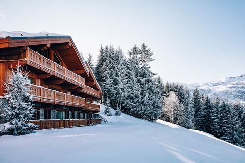 Отель Le Coucou на горнолыжном курорте Мерибель во французских Альпах