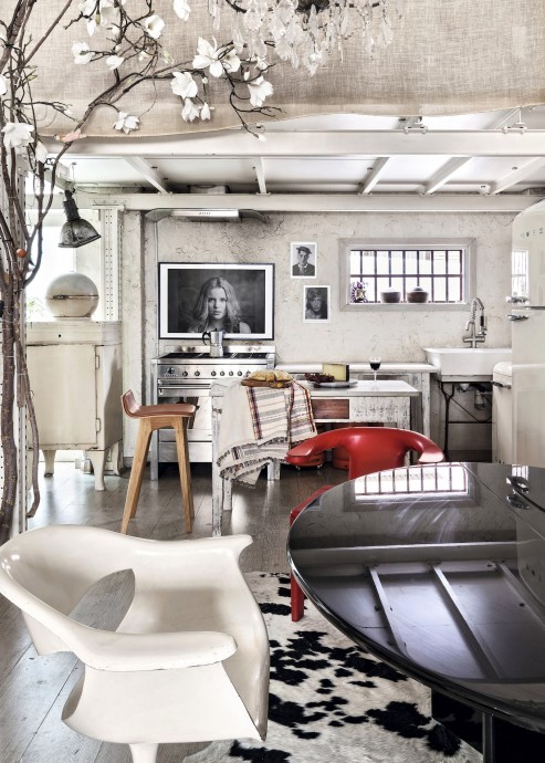 Лофт фотографа Маноло Иллера и писательницы Кристины Лопес Баррио в Мадриде