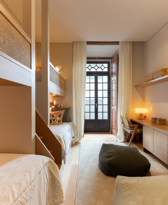 Квартира в 100-летнем особняке в Лиссабоне, Португалия