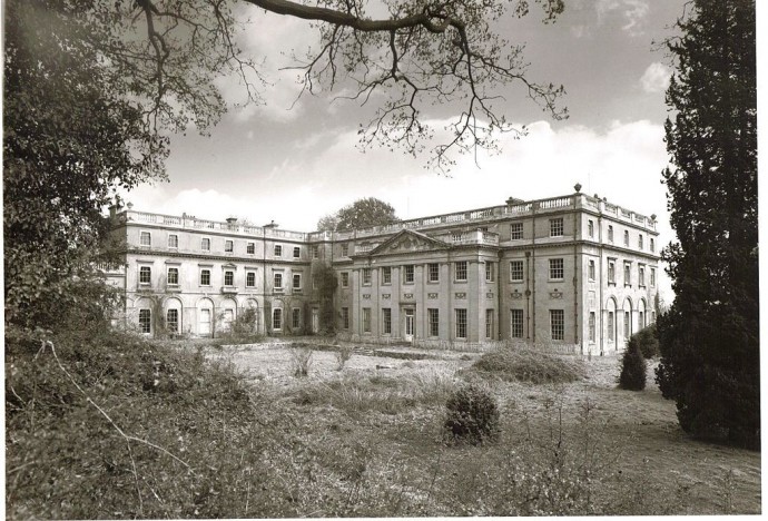 Отреставрированное историческое поместье Benham Park в графстве Беркшир, Великобритания
