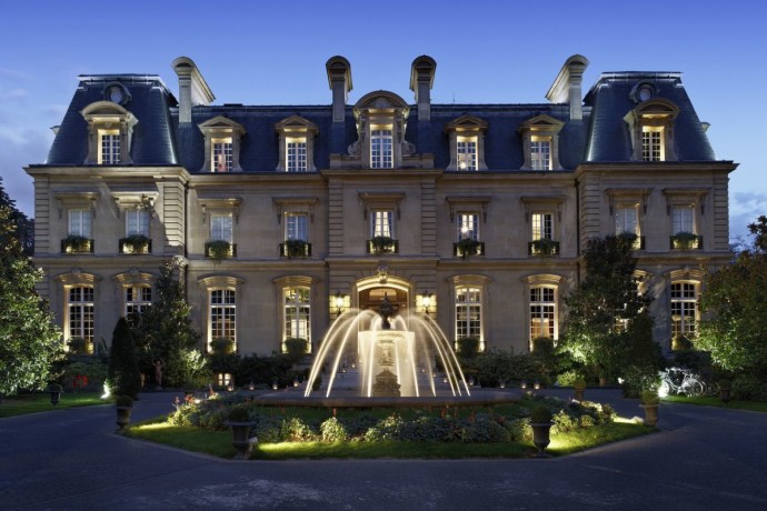Отель Saint James в Париже