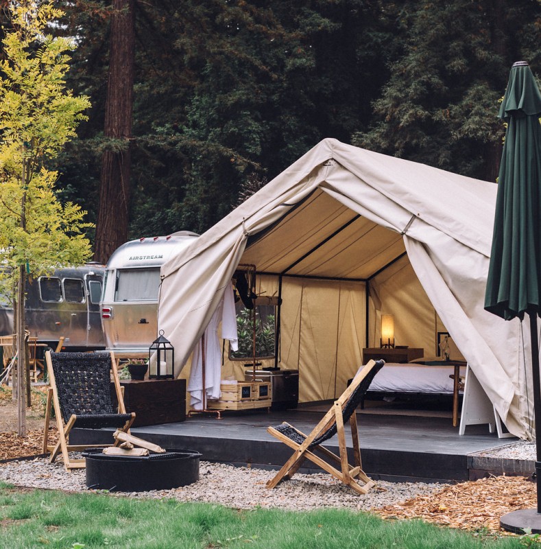 AutoCamp: роскошный кемпинг у реки Рашен-Ривер в округе Сонома, Калифорния
