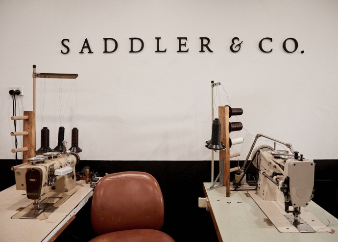 Дом кожевенников и владельцев бутика Saddler & Co Джемаймы и Беде Олдриджей в Даббо, Австралия Дом кожевенников и владельцев бутика Saddler & Co Джемаймы и Беде Олдриджей в Даббо, Австралия