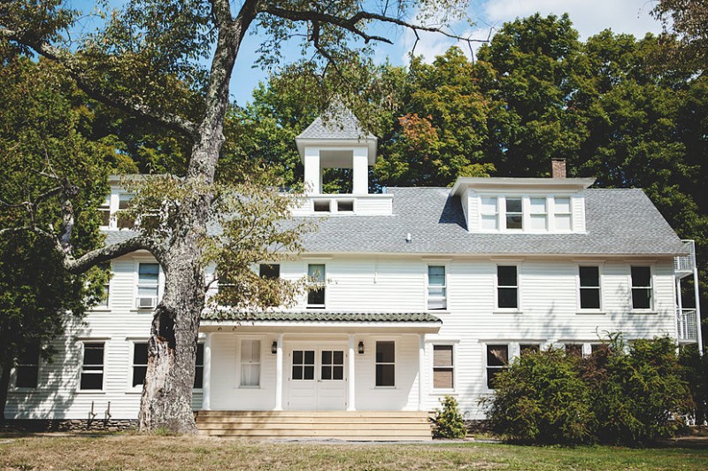 Гостиница Foxfire Mountain House в горах Маунт-Тремпер, штат Нью-Йорк