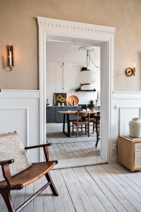 Шведская квартира, оформленная в теплых тонах