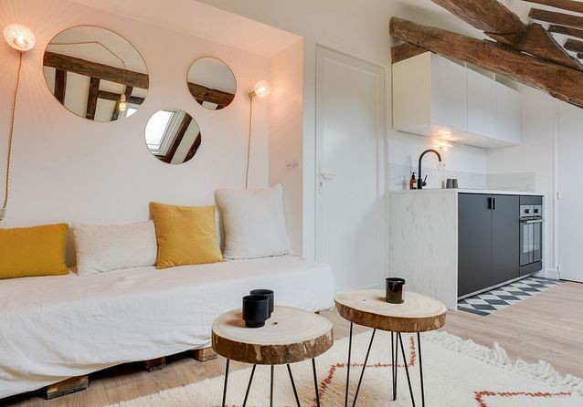 Мансардная квартира площадью 18 м2 в пригороде Парижа