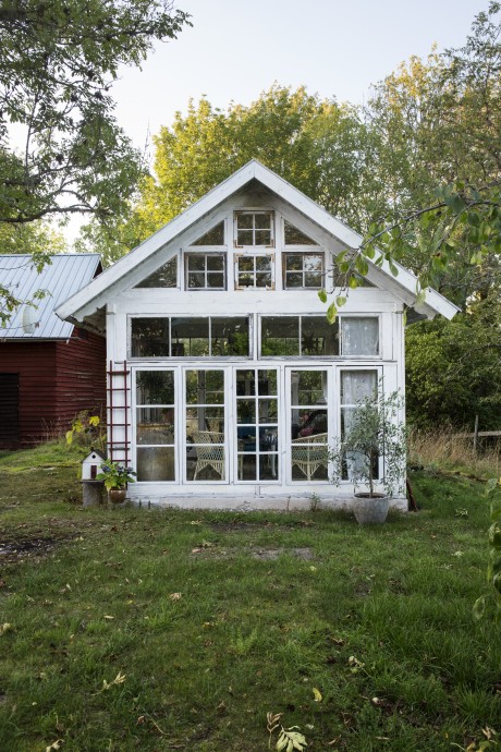 Дом сценографа и арт-директора Ульрики Риндегард недалеко от Энчёпинга, Швеция