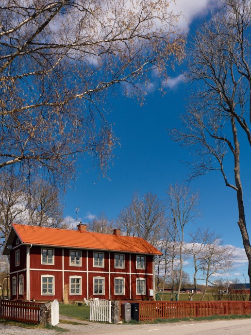 Школа 1860-х годов в деревне Мальмбю (Швеция), превращённая в жилой дом