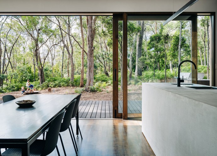 Дом для отдыха в лесу на острове Тасмания, Австралия