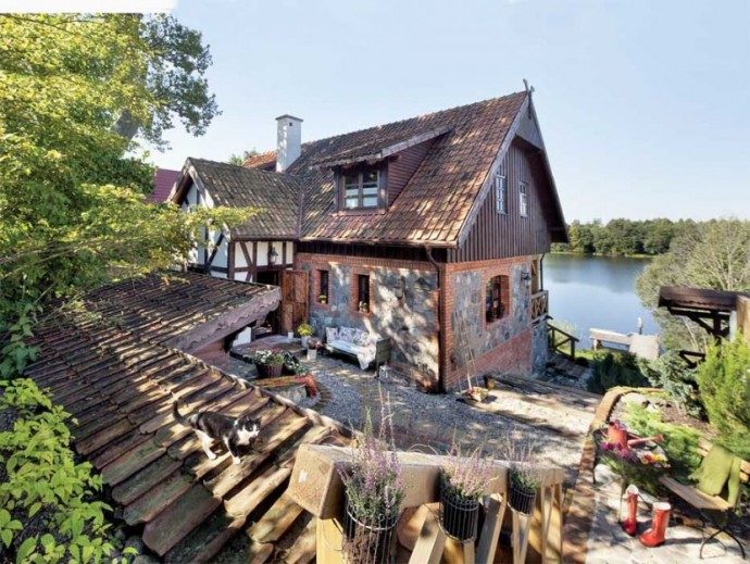 Дом у озера на Мазурах, Польша