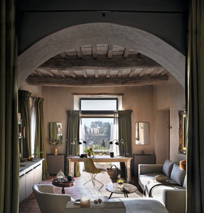 Бутик-отель и дом графа Бенедикта Больца и его жены-художницы Ненсии Корсини в Умбрии, Италия