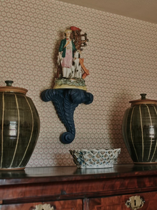 Дом амбассадора лакокрасочного бренда Farrow & Ball Патрика О'Доннелла в Вустершире, Великобритания Дом амбассадора лакокрасочного бренда Farrow & Ball Патрика О'Доннелла в Вустершире, Великобритания