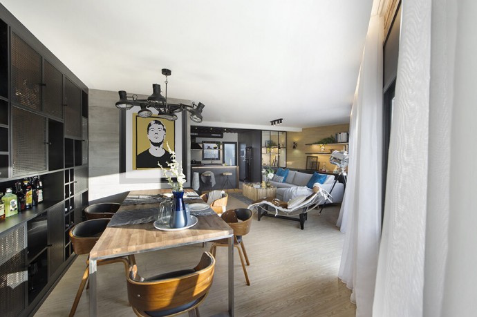 Пентхаус с просторной террасой в Испании