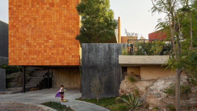 Дом архитектора Маурисио Алонсо в городке Сан-Мигель-де-Альенде, Мексика