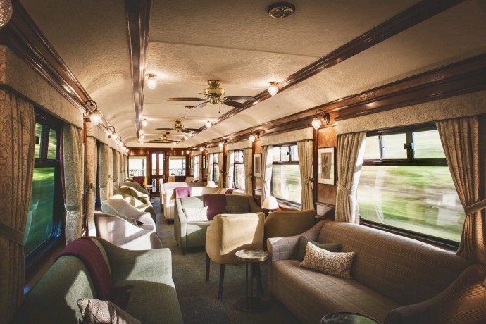 Поезд The Royal Scotsman, принадлежащий компании Orient-Express Hotels и курсирующий по Шотландии