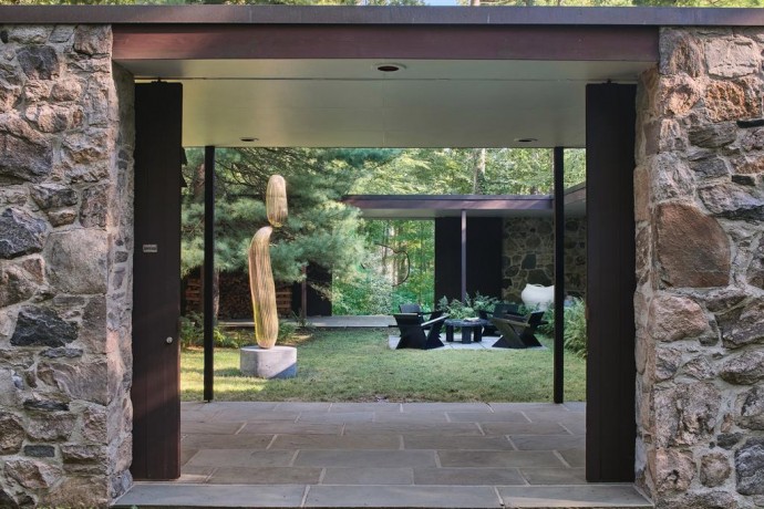 Дом архитектора и куратора в Музее современного искусства Элиота Нойеса в Нью-Канаане, Коннектикут