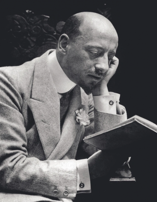 Вилла поэта и политика Габриэле д'Аннунцио (1863–1938) в итальянском городе Гардоне-Ривьера