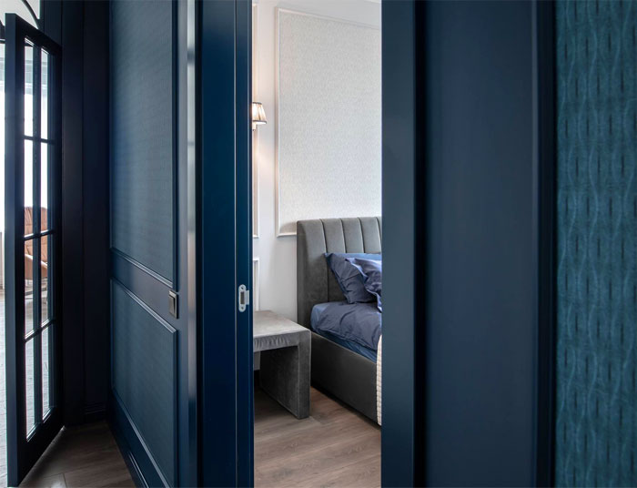 Палитра от бледно-голубого до глубокого индиго в интерьере литовской квартиры 10