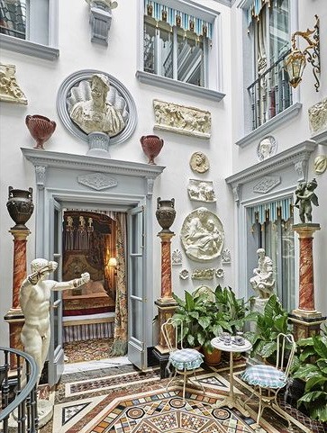 Дом коллекционера Изабель Саэс де ла Фуэнте в центре Севильи, Испания