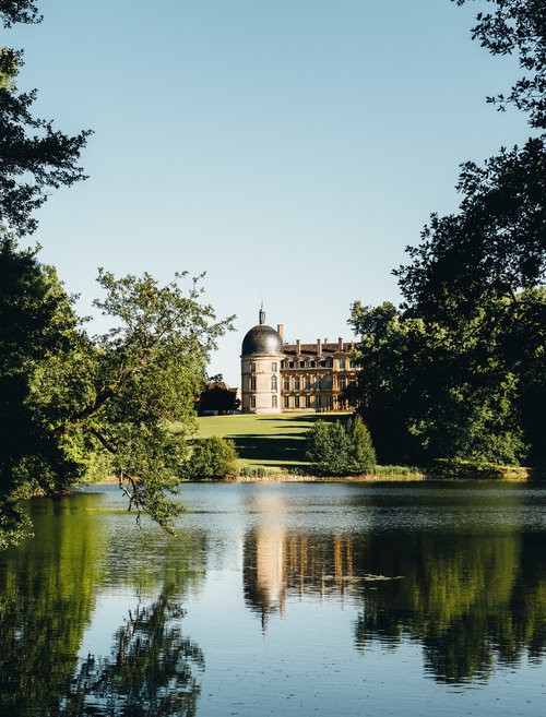 Замок Château de Digoine на юге Бургундии, Франция