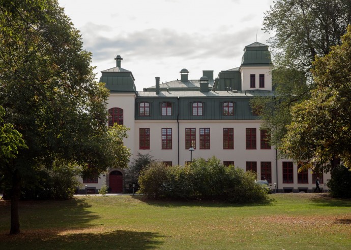 Квартира, расположенная в одном из флигелей старой больницы в парке Лонгбро, Стокгольм
