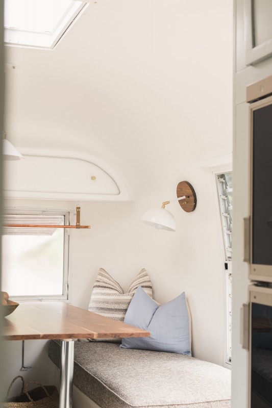 Обновленный трейлер Airstream, выпущенный в 1962 году
