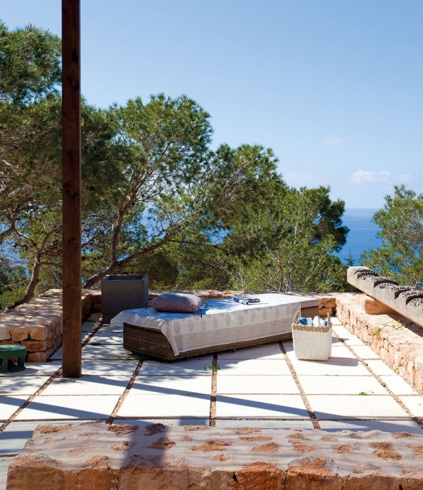 Дом с видом на Средиземное море недалеко от города Ла-Мола, Форментера, Испания