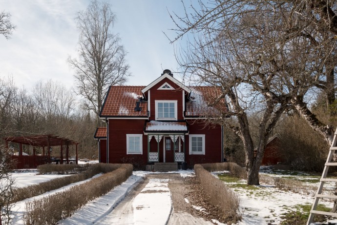 Дом 1918 года постройки у озера Ельмарен в шведской провинции Сёдерманланд