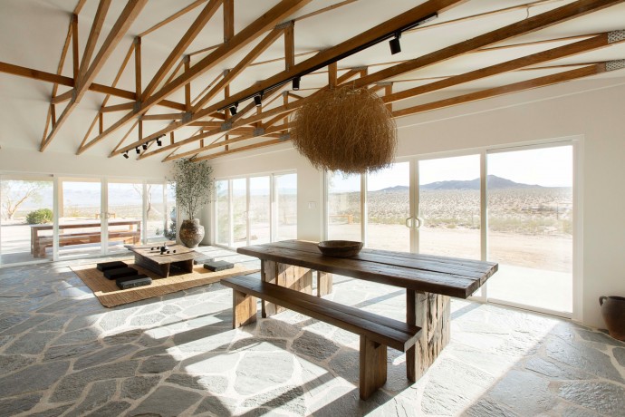 Минималистичный современный дом в пустыне Мохаве, Калифорния