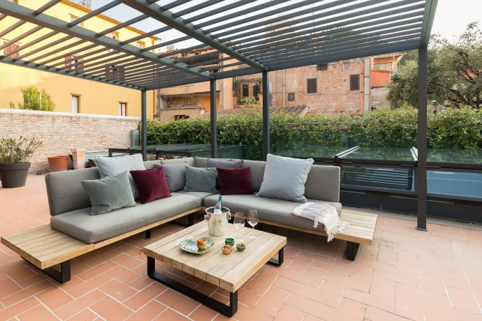 Лофт на территории бывшего театра в Риме Лофт на территории бывшего театра в Риме