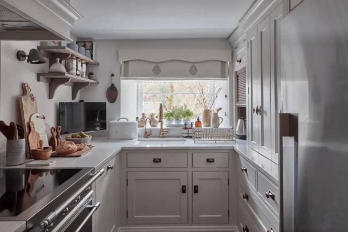 Старинный каменный коттедж в английской сельской местности