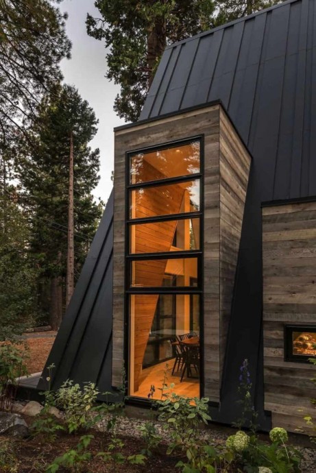 А-образный дом, расположенный у озера Тахо, штат Калифорния